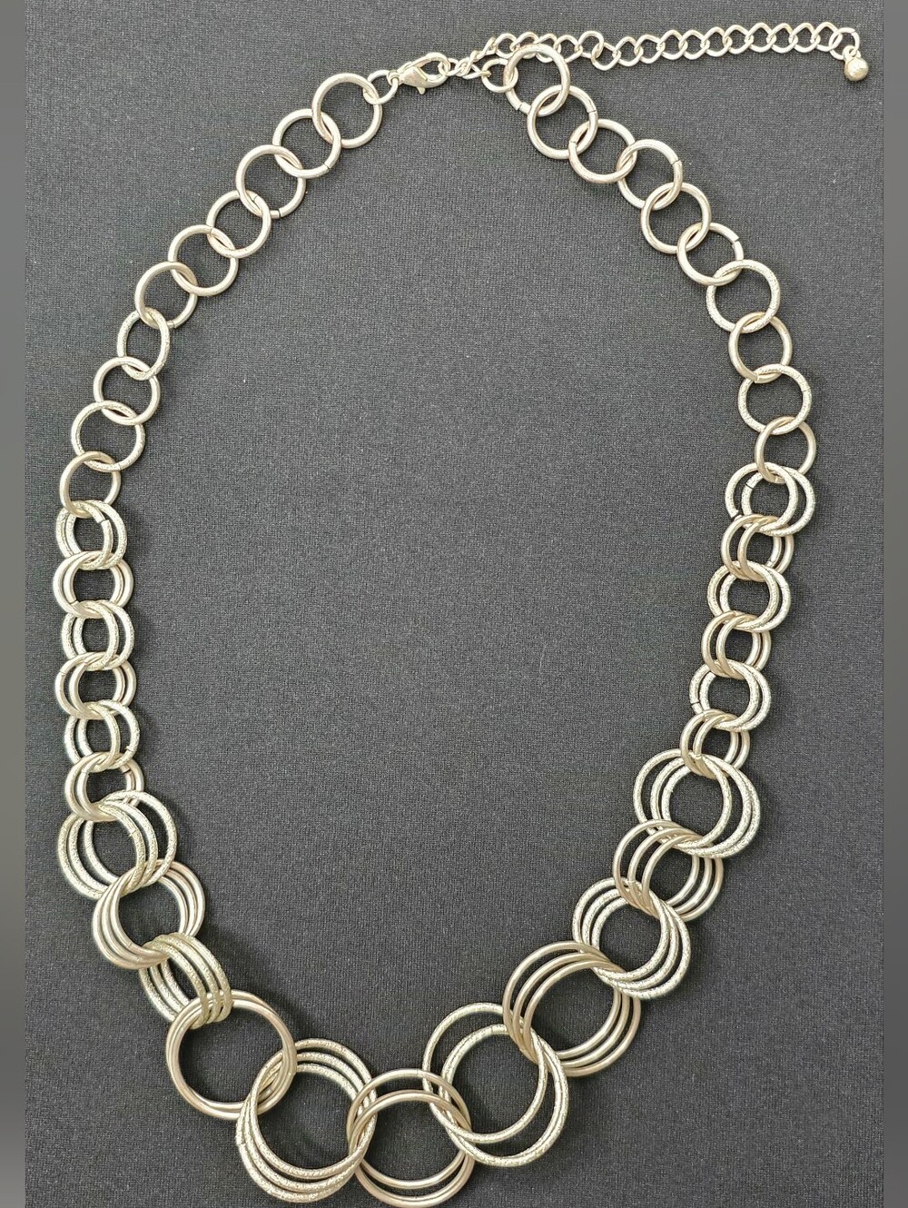 Vintage Silver Tone Interlocking Circle Statement Necklace 11” Perfect Condition